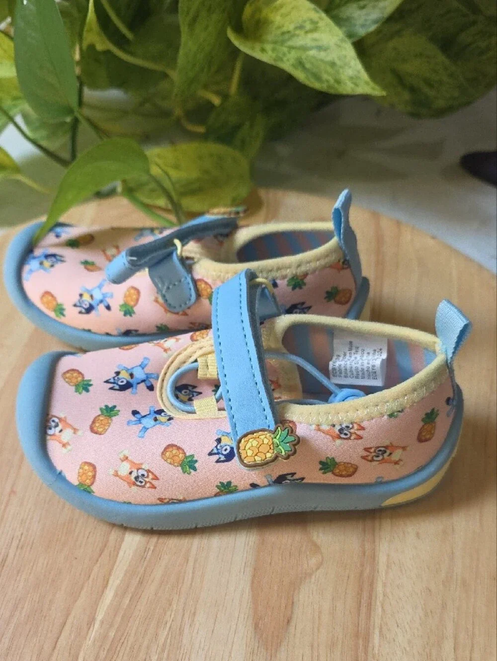 The Bluey Character Toddler Girls Quick Drying Water Shoes SZ 7-8